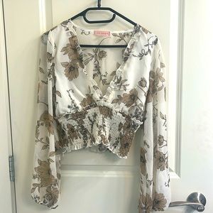 Very cute floral top 💕💘